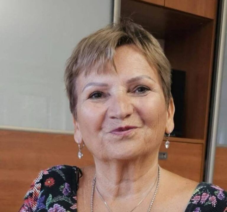 Fotka k referenci pro Top English jazykovou školu s výukou angličtiny. Na fotce je Květoslava Skálová.