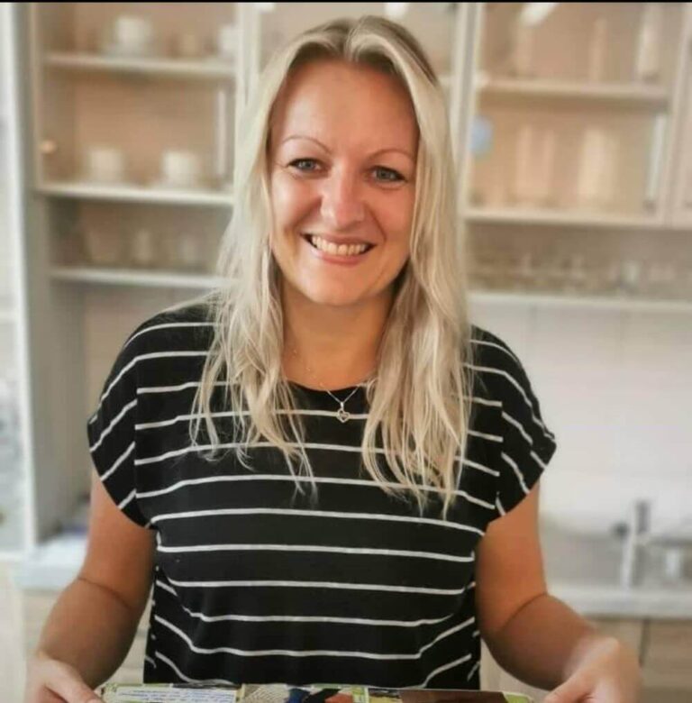 Fotka k referenci pro Top English jazykovou školu s výukou angličtiny. Na fotce je Anna Fritscherová.